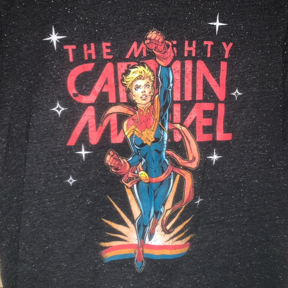 The mighty Captain Marvel graphic T-shirt - Picture 3 of 4